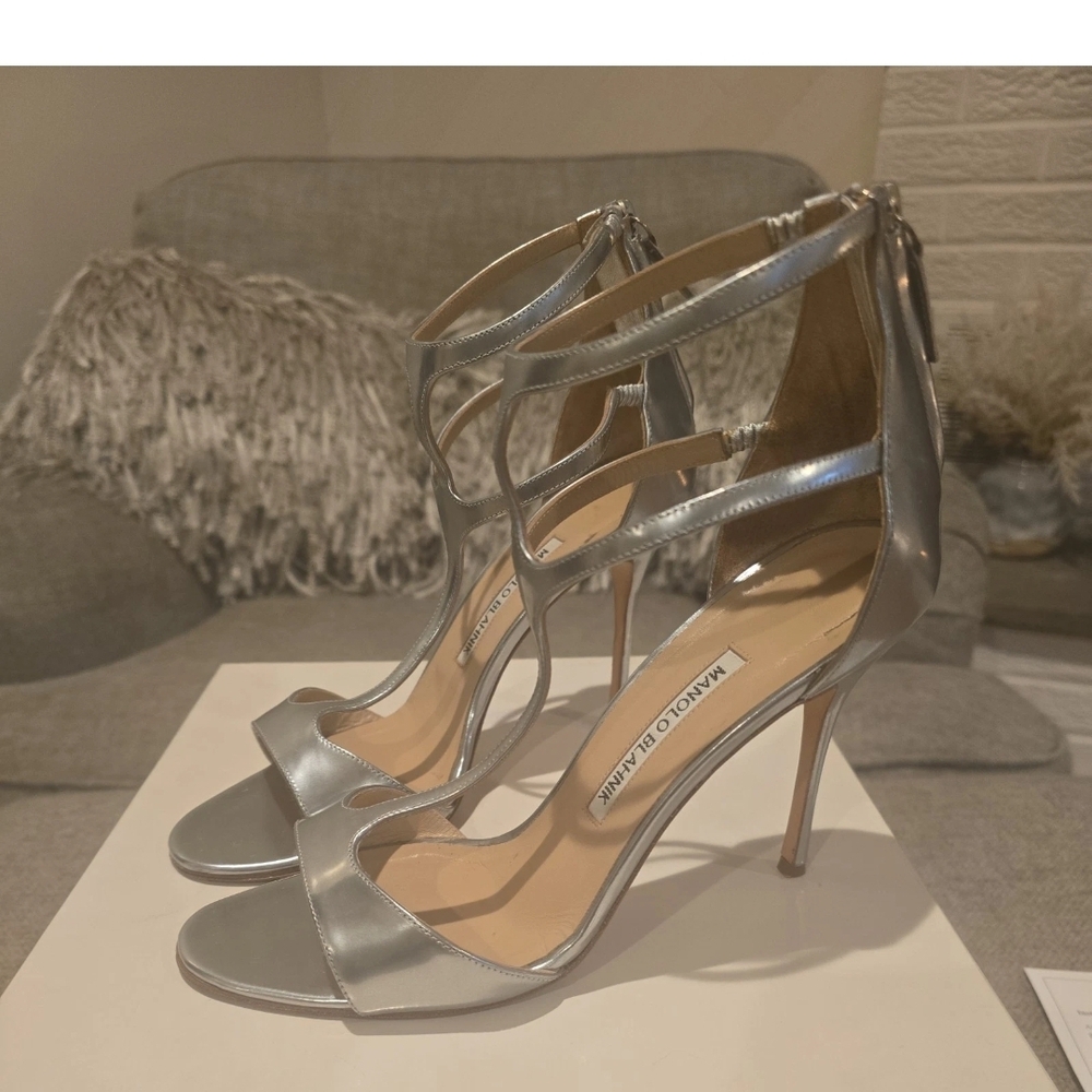 Manolo Blahnik Metallic Silver Heels - Picture 2 of 7
